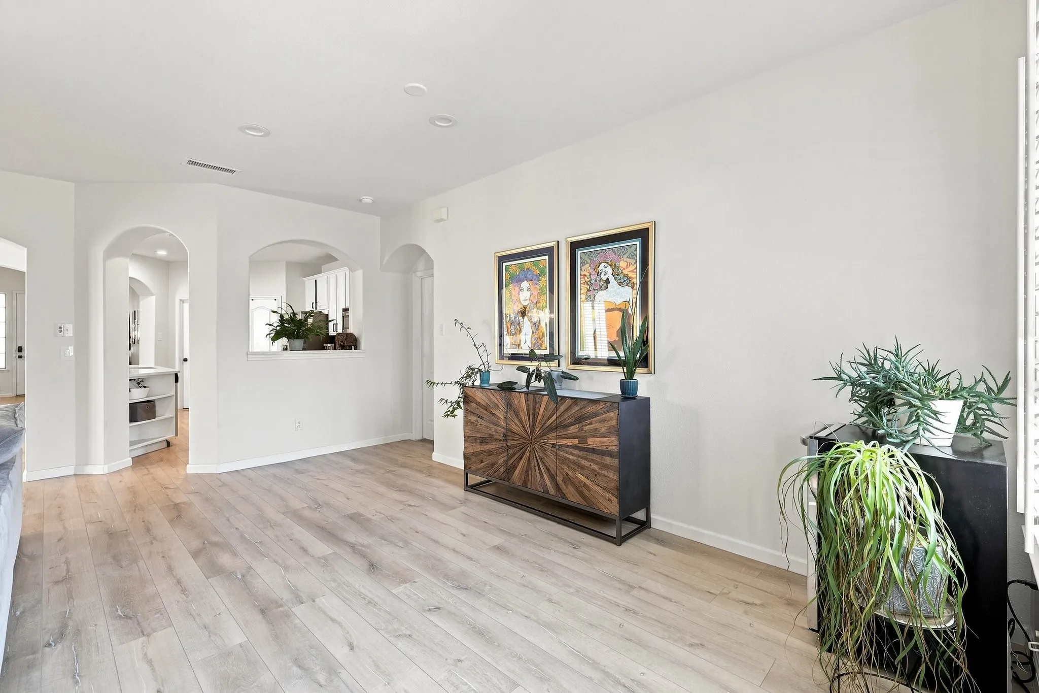 Single Family Residence For Sale in Denton County , 1512 Augusta Drive, Savannah, Texas 76227, 3 Bedroom, 2 Bathroom, 2 Garage spaces, 2,034 Sqft, built in 2008, mls#21380004, Real Estate Agent in Savannah, Homes For Sale in Denton county, Homes For Sale in Savannah, Realtor in Savannah Texas, Real Estate Brokerage Independent Realty Texas, Luminita Cordes Realtor