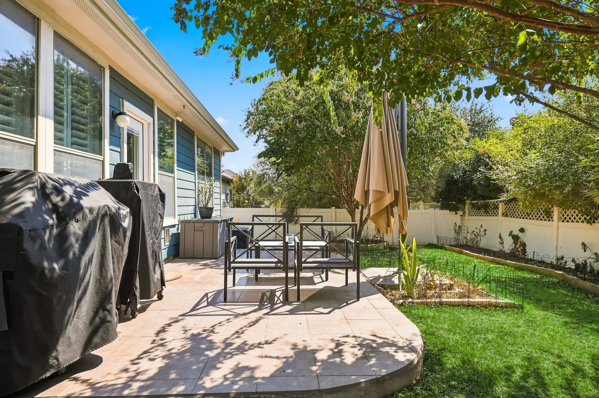 Single Family Residence For Sale in Denton County , 1512 Augusta Drive, Savannah, Texas 76227, 3 Bedroom, 2 Bathroom, 2 Garage spaces, 2,034 Sqft, built in 2008, mls#21380004, Real Estate Agent in Savannah, Homes For Sale in Denton county, Homes For Sale in Savannah, Realtor in Savannah Texas, Real Estate Brokerage Independent Realty Texas, Luminita Cordes Realtor