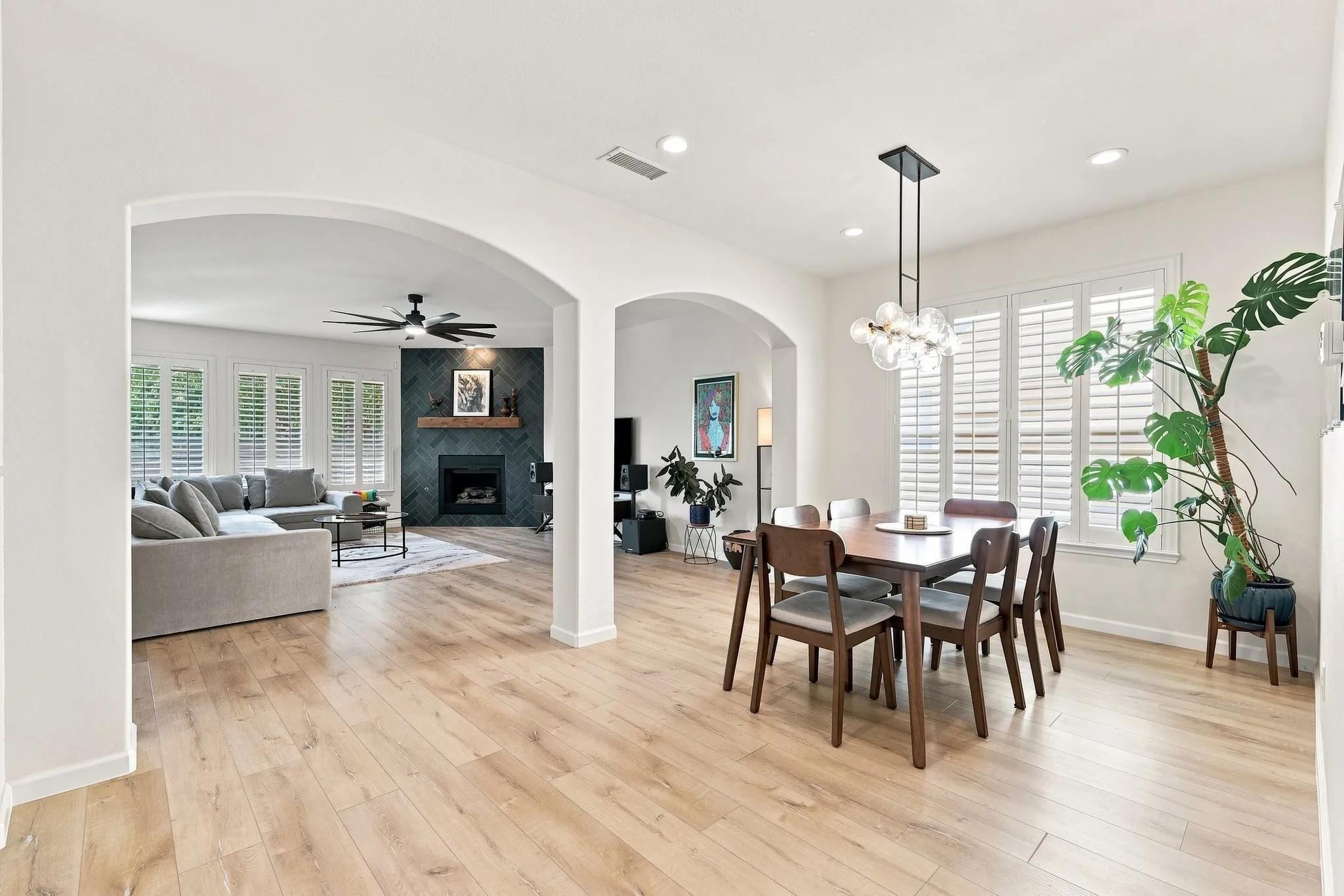 Single Family Residence For Sale in Denton County , 1512 Augusta Drive, Savannah, Texas 76227, 3 Bedroom, 2 Bathroom, 2 Garage spaces, 2,034 Sqft, built in 2008, mls#21380004, Real Estate Agent in Savannah, Homes For Sale in Denton county, Homes For Sale in Savannah, Realtor in Savannah Texas, Real Estate Brokerage Independent Realty Texas, Luminita Cordes Realtor