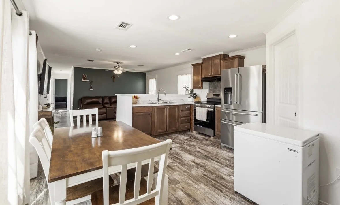 Mobile Home For Sale in Denton County , 1800 Preston on the Lake Boulevard 470, Little Elm, Texas 75068, 3 Bedroom, 2 Bathroom, Garage spaces, 1,216 Sqft, built in 2019, mls#21379172, Real Estate Agent in Little Elm, Homes For Sale in Denton county, Homes For Sale in Little Elm, Realtor in Little Elm Texas, Real Estate Brokerage Independent Realty Texas, Luminita Cordes Realtor