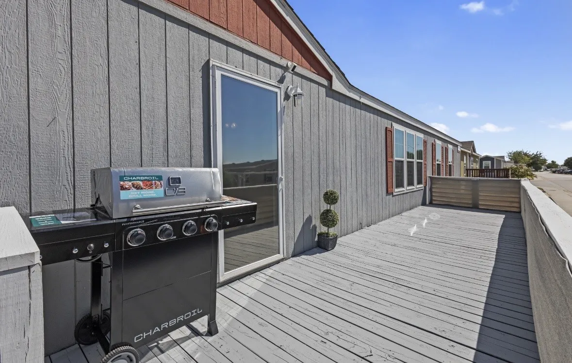 Mobile Home For Sale in Denton County , 1800 Preston on the Lake Boulevard 470, Little Elm, Texas 75068, 3 Bedroom, 2 Bathroom, Garage spaces, 1,216 Sqft, built in 2019, mls#21379172, Real Estate Agent in Little Elm, Homes For Sale in Denton county, Homes For Sale in Little Elm, Realtor in Little Elm Texas, Real Estate Brokerage Independent Realty Texas, Luminita Cordes Realtor