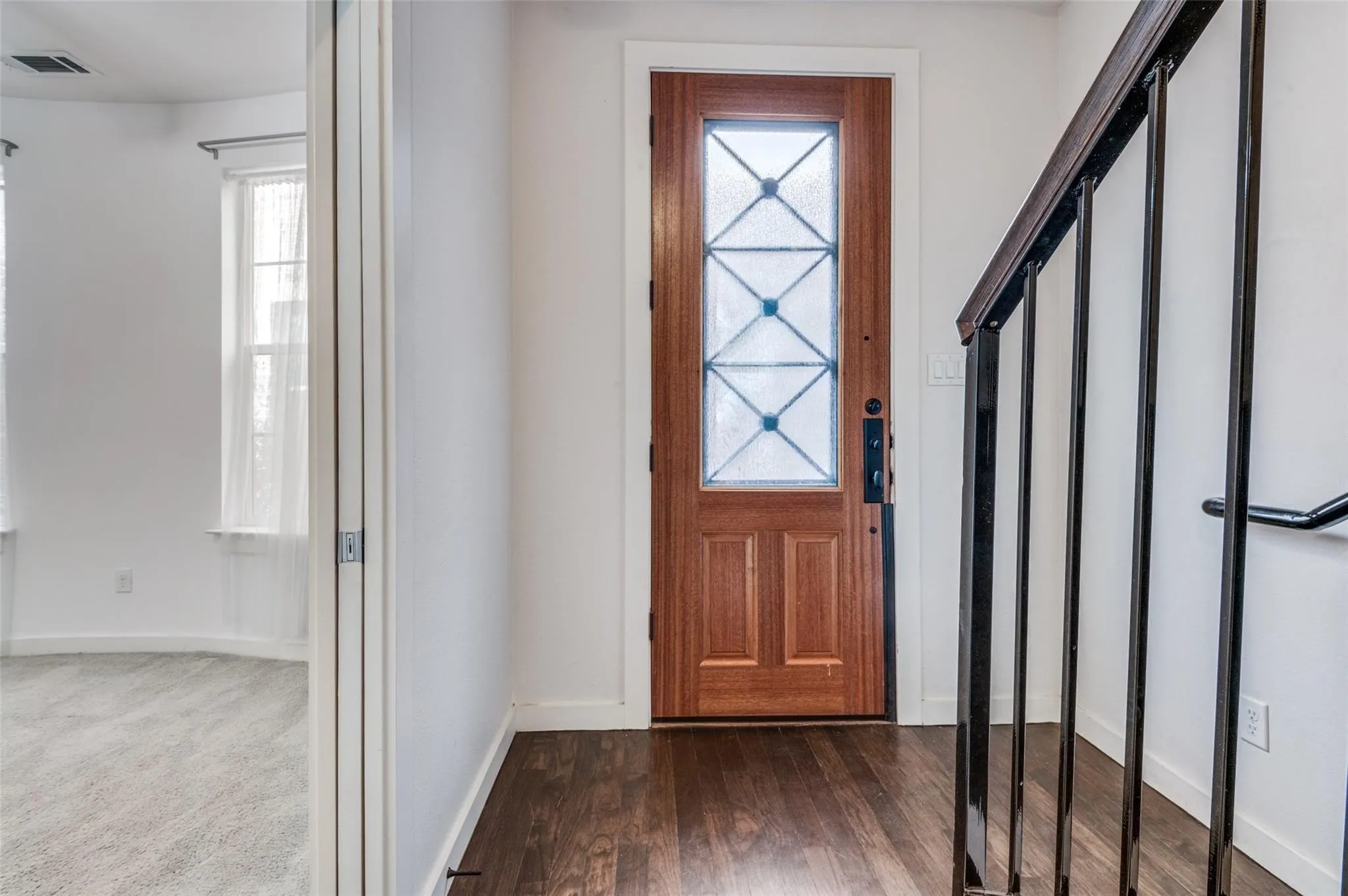 Townhouse For Rent in Dallas County , 3200 Ross Avenue 27, Dallas, Texas 75204, 3 Bedroom, 4 Bathroom, 2 Garage spaces, 2,022 Sqft, built in 2011, mls#21379230, Real Estate Agent in Dallas, Homes For Rent in Dallas county, Homes For Rent in Dallas, Realtor in Dallas Texas, Real Estate Brokerage Independent Realty Texas, Luminita Cordes Realtor