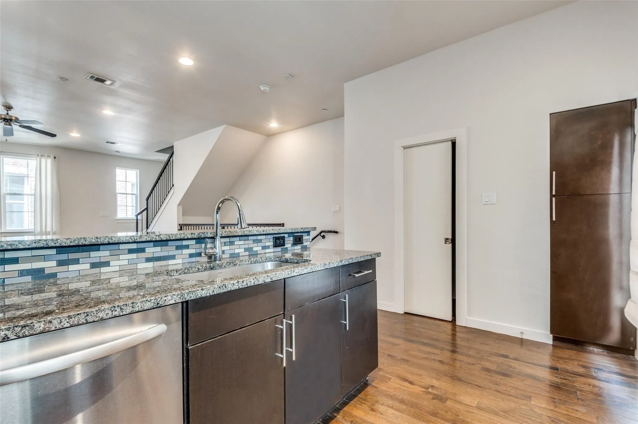 Townhouse For Rent in Dallas County , 3200 Ross Avenue 27, Dallas, Texas 75204, 3 Bedroom, 4 Bathroom, 2 Garage spaces, 2,022 Sqft, built in 2011, mls#21379230, Real Estate Agent in Dallas, Homes For Rent in Dallas county, Homes For Rent in Dallas, Realtor in Dallas Texas, Real Estate Brokerage Independent Realty Texas, Luminita Cordes Realtor
