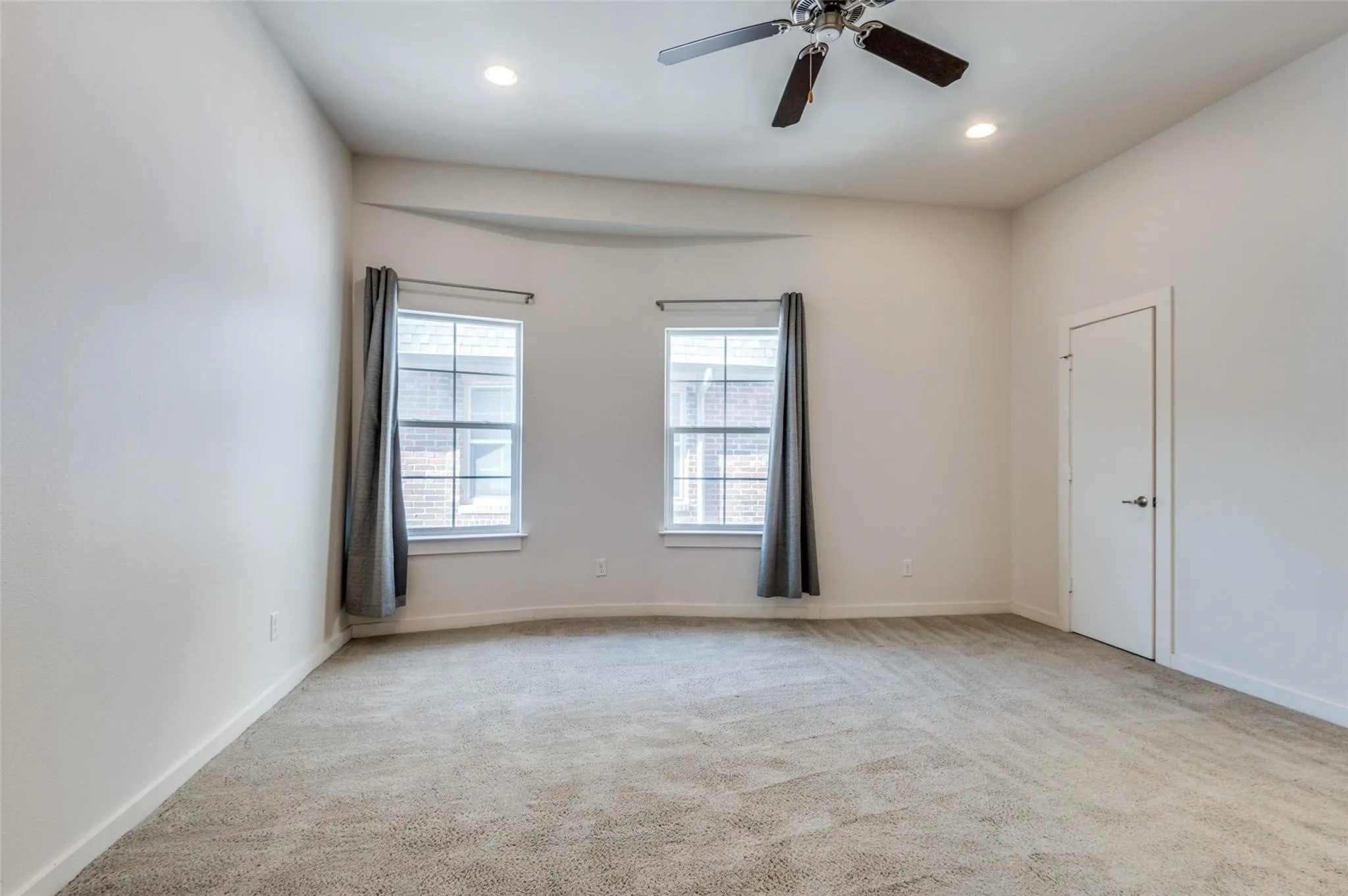 Townhouse For Rent in Dallas County , 3200 Ross Avenue 27, Dallas, Texas 75204, 3 Bedroom, 4 Bathroom, 2 Garage spaces, 2,022 Sqft, built in 2011, mls#21379230, Real Estate Agent in Dallas, Homes For Rent in Dallas county, Homes For Rent in Dallas, Realtor in Dallas Texas, Real Estate Brokerage Independent Realty Texas, Luminita Cordes Realtor