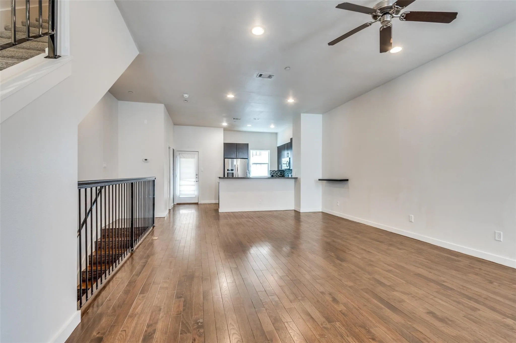 Townhouse For Rent in Dallas County , 3200 Ross Avenue 27, Dallas, Texas 75204, 3 Bedroom, 4 Bathroom, 2 Garage spaces, 2,022 Sqft, built in 2011, mls#21379230, Real Estate Agent in Dallas, Homes For Rent in Dallas county, Homes For Rent in Dallas, Realtor in Dallas Texas, Real Estate Brokerage Independent Realty Texas, Luminita Cordes Realtor
