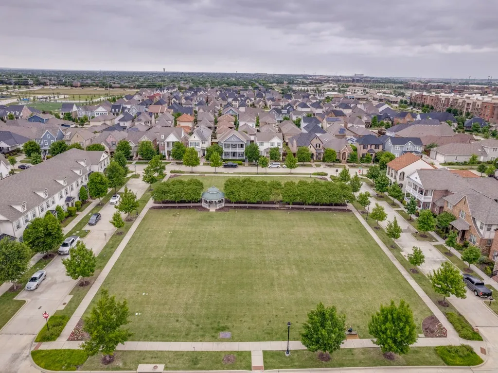 Townhouse For Sale in Denton County , 8357 Canal Street, Frisco, Texas 75034, 3 Bedroom, 3 Bathroom, 2 Garage spaces, 2,238 Sqft, built in 2015, mls#21380496, Real Estate Agent in Frisco, Homes For Sale in Denton county, Homes For Sale in Frisco, Realtor in Frisco Texas, Real Estate Brokerage Independent Realty Texas, Luminita Cordes Realtor