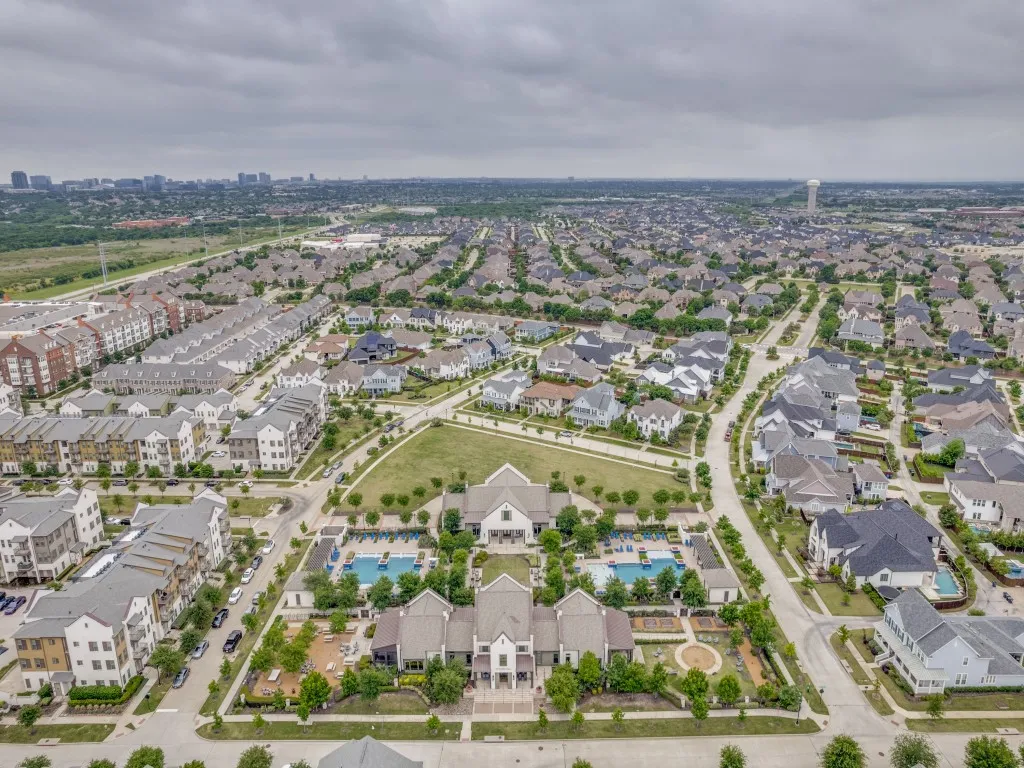 Townhouse For Sale in Denton County , 8357 Canal Street, Frisco, Texas 75034, 3 Bedroom, 3 Bathroom, 2 Garage spaces, 2,238 Sqft, built in 2015, mls#21380496, Real Estate Agent in Frisco, Homes For Sale in Denton county, Homes For Sale in Frisco, Realtor in Frisco Texas, Real Estate Brokerage Independent Realty Texas, Luminita Cordes Realtor
