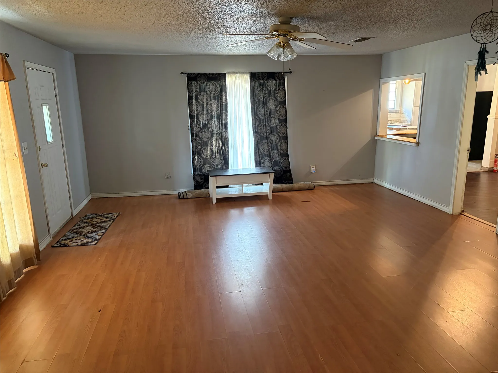 Single Family Residence For Sale in Comanche County , 704 W Walcott Avenue, Comanche, Texas 76442, 3 Bedroom, 2 Bathroom, 1 Garage spaces, 2,622 Sqft, built in 1940, mls#21381542, Real Estate Agent in Comanche, Homes For Sale in Comanche county, Homes For Sale in Comanche, Realtor in Comanche Texas, Real Estate Brokerage Independent Realty Texas, Luminita Cordes Realtor