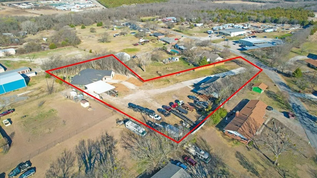 Single Family Residence For Sale in Grayson County , 920 Oil Mill Road, Van Alstyne, Texas 75495, 5 Bedroom, 3 Bathroom, Garage spaces, 3,984 Sqft, built in 2025, mls#21381549, Real Estate Agent in Van Alstyne, Homes For Sale in Grayson county, Homes For Sale in Van Alstyne, Realtor in Van Alstyne Texas, Real Estate Brokerage Independent Realty Texas, Luminita Cordes Realtor