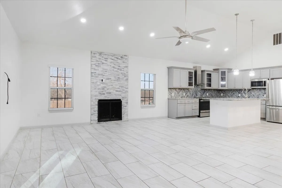 Single Family Residence For Sale in Grayson County , 920 Oil Mill Road, Van Alstyne, Texas 75495, 5 Bedroom, 3 Bathroom, Garage spaces, 3,984 Sqft, built in 2025, mls#21381549, Real Estate Agent in Van Alstyne, Homes For Sale in Grayson county, Homes For Sale in Van Alstyne, Realtor in Van Alstyne Texas, Real Estate Brokerage Independent Realty Texas, Luminita Cordes Realtor