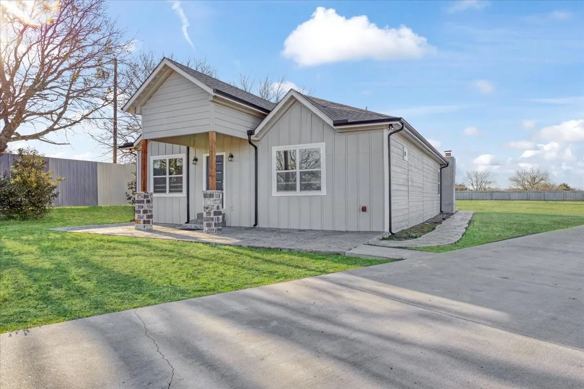 Single Family Residence For Sale in Grayson County , 920 Oil Mill Road, Van Alstyne, Texas 75495, 5 Bedroom, 3 Bathroom, Garage spaces, 3,984 Sqft, built in 2025, mls#21381549, Real Estate Agent in Van Alstyne, Homes For Sale in Grayson county, Homes For Sale in Van Alstyne, Realtor in Van Alstyne Texas, Real Estate Brokerage Independent Realty Texas, Luminita Cordes Realtor