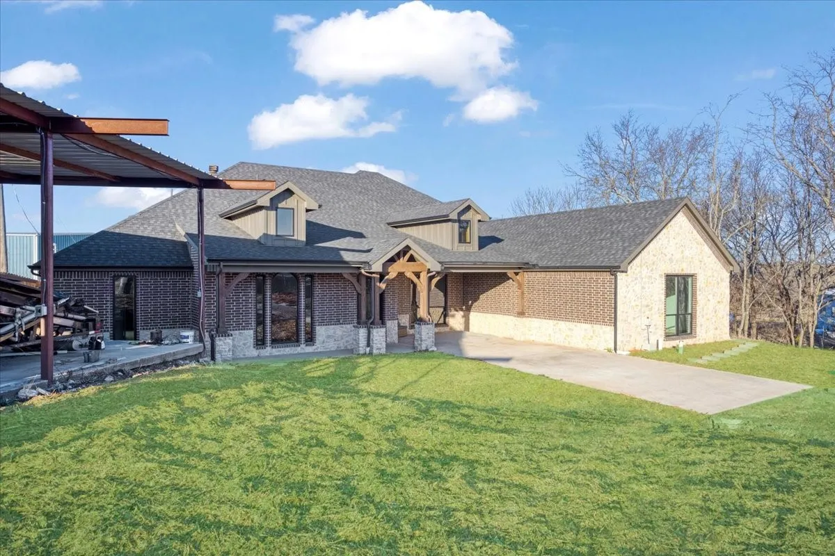 Single Family Residence For Sale in Grayson County , 920 Oil Mill Road, Van Alstyne, Texas 75495, 5 Bedroom, 3 Bathroom, Garage spaces, 3,984 Sqft, built in 2025, mls#21381549, Real Estate Agent in Van Alstyne, Homes For Sale in Grayson county, Homes For Sale in Van Alstyne, Realtor in Van Alstyne Texas, Real Estate Brokerage Independent Realty Texas, Luminita Cordes Realtor