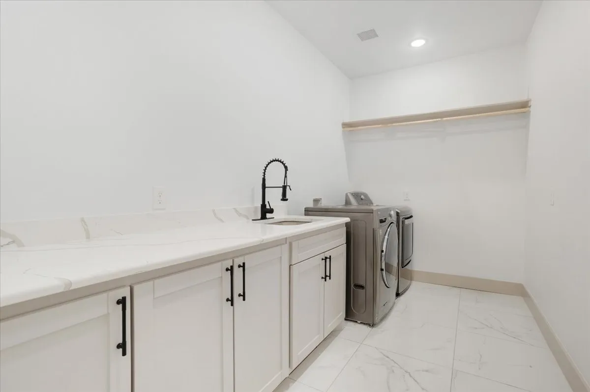 Single Family Residence For Sale in Grayson County , 920 Oil Mill Road, Van Alstyne, Texas 75495, 5 Bedroom, 3 Bathroom, Garage spaces, 3,984 Sqft, built in 2025, mls#21381549, Real Estate Agent in Van Alstyne, Homes For Sale in Grayson county, Homes For Sale in Van Alstyne, Realtor in Van Alstyne Texas, Real Estate Brokerage Independent Realty Texas, Luminita Cordes Realtor