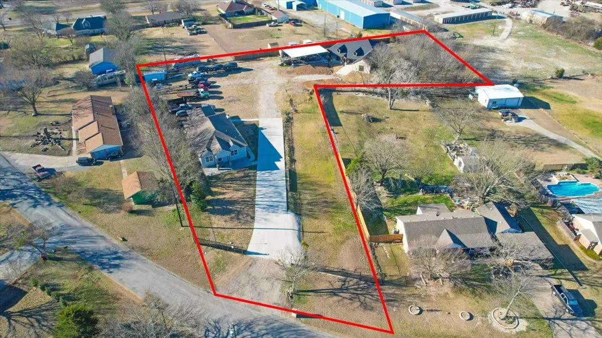 Single Family Residence For Sale in Grayson County , 920 Oil Mill Road, Van Alstyne, Texas 75495, 5 Bedroom, 3 Bathroom, Garage spaces, 3,984 Sqft, built in 2025, mls#21381549, Real Estate Agent in Van Alstyne, Homes For Sale in Grayson county, Homes For Sale in Van Alstyne, Realtor in Van Alstyne Texas, Real Estate Brokerage Independent Realty Texas, Luminita Cordes Realtor