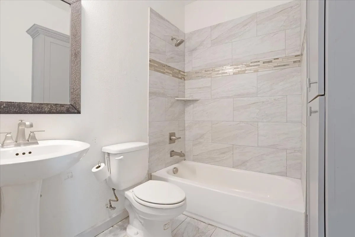 Single Family Residence For Sale in Grayson County , 920 Oil Mill Road, Van Alstyne, Texas 75495, 5 Bedroom, 3 Bathroom, Garage spaces, 3,984 Sqft, built in 2025, mls#21381549, Real Estate Agent in Van Alstyne, Homes For Sale in Grayson county, Homes For Sale in Van Alstyne, Realtor in Van Alstyne Texas, Real Estate Brokerage Independent Realty Texas, Luminita Cordes Realtor