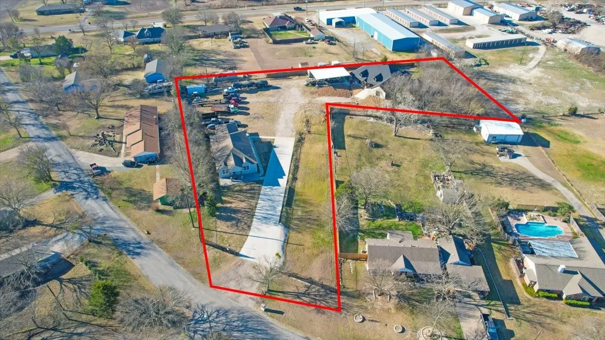 Single Family Residence For Sale in Grayson County , 920 Oil Mill Road, Van Alstyne, Texas 75495, 5 Bedroom, 3 Bathroom, Garage spaces, 3,984 Sqft, built in 2025, mls#21381549, Real Estate Agent in Van Alstyne, Homes For Sale in Grayson county, Homes For Sale in Van Alstyne, Realtor in Van Alstyne Texas, Real Estate Brokerage Independent Realty Texas, Luminita Cordes Realtor