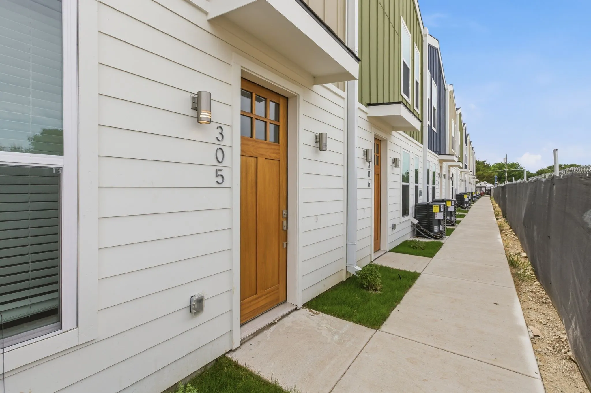Townhouse For Rent in Dallas County , 2925 Spruce Valley Lane 314, Dallas, Texas 75233, 2 Bedroom, 2 Bathroom, 2 Garage spaces, 1,351 Sqft, built in 2026, mls#21381550, Real Estate Agent in Dallas, Homes For Rent in Dallas county, Homes For Rent in Dallas, Realtor in Dallas Texas, Real Estate Brokerage Independent Realty Texas, Luminita Cordes Realtor