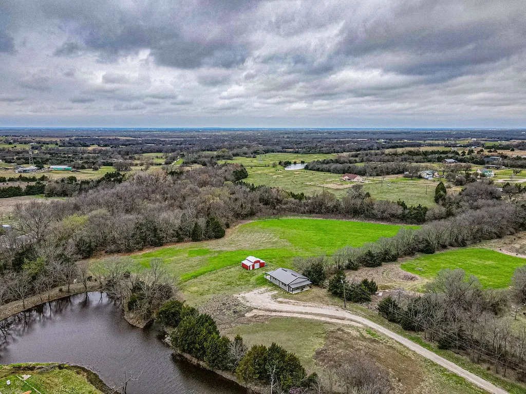 Single Family Residence For Sale in Collin County , 4599 County Road 660, Farmersville, Texas 75442, 1 Bedroom, 1 Bathroom, Garage spaces, 1,200 Sqft, built in 2021, mls#21381551, Real Estate Agent in Farmersville, Homes For Sale in Collin county, Homes For Sale in Farmersville, Realtor in Farmersville Texas, Real Estate Brokerage Independent Realty Texas, Luminita Cordes Realtor