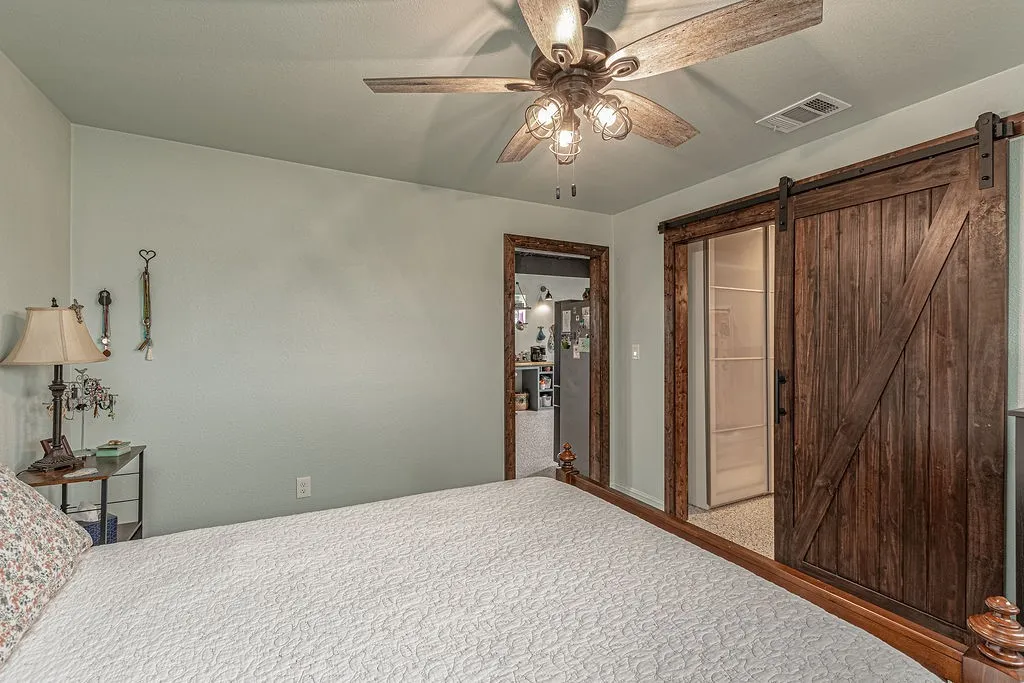 Single Family Residence For Sale in Collin County , 4599 County Road 660, Farmersville, Texas 75442, 1 Bedroom, 1 Bathroom, Garage spaces, 1,200 Sqft, built in 2021, mls#21381551, Real Estate Agent in Farmersville, Homes For Sale in Collin county, Homes For Sale in Farmersville, Realtor in Farmersville Texas, Real Estate Brokerage Independent Realty Texas, Luminita Cordes Realtor