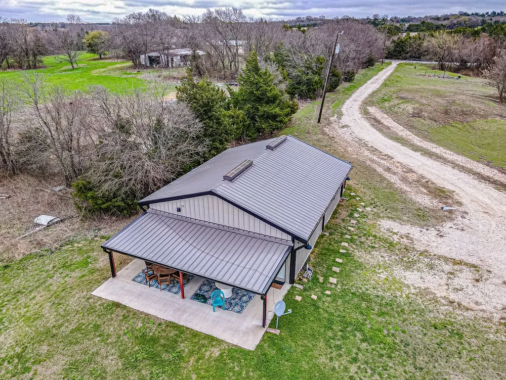 Single Family Residence For Sale in Collin County , 4599 County Road 660, Farmersville, Texas 75442, 1 Bedroom, 1 Bathroom, Garage spaces, 1,200 Sqft, built in 2021, mls#21381551, Real Estate Agent in Farmersville, Homes For Sale in Collin county, Homes For Sale in Farmersville, Realtor in Farmersville Texas, Real Estate Brokerage Independent Realty Texas, Luminita Cordes Realtor