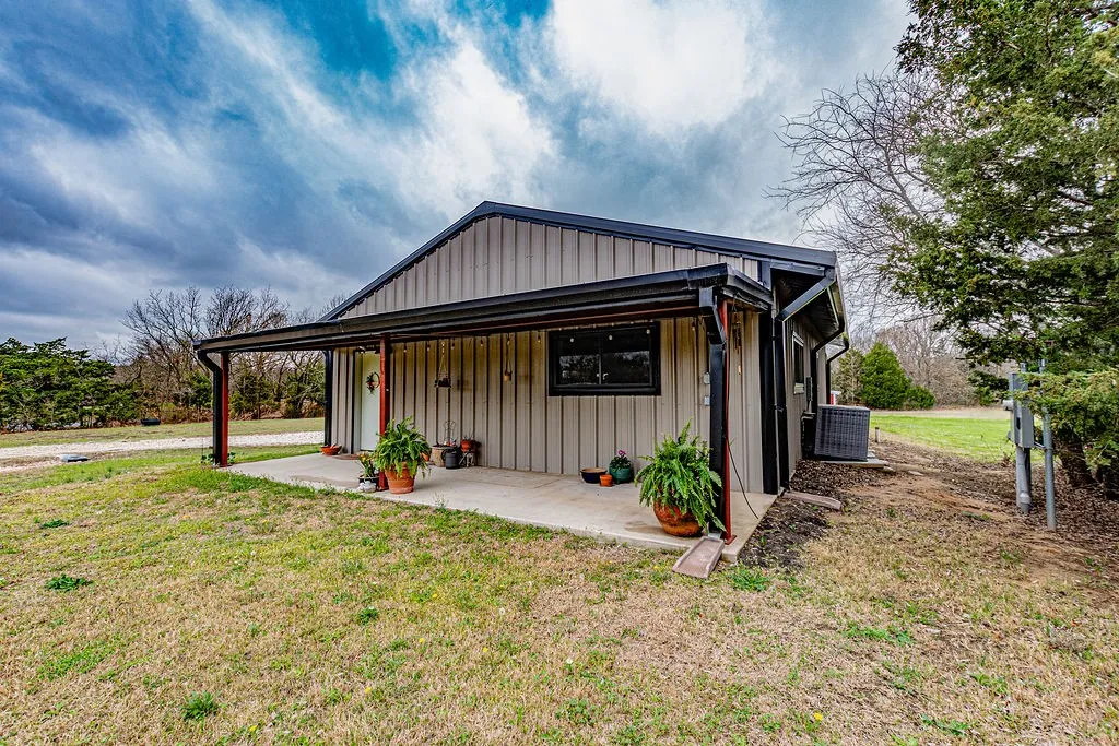 Single Family Residence For Sale in Collin County , 4599 County Road 660, Farmersville, Texas 75442, 1 Bedroom, 1 Bathroom, Garage spaces, 1,200 Sqft, built in 2021, mls#21381551, Real Estate Agent in Farmersville, Homes For Sale in Collin county, Homes For Sale in Farmersville, Realtor in Farmersville Texas, Real Estate Brokerage Independent Realty Texas, Luminita Cordes Realtor