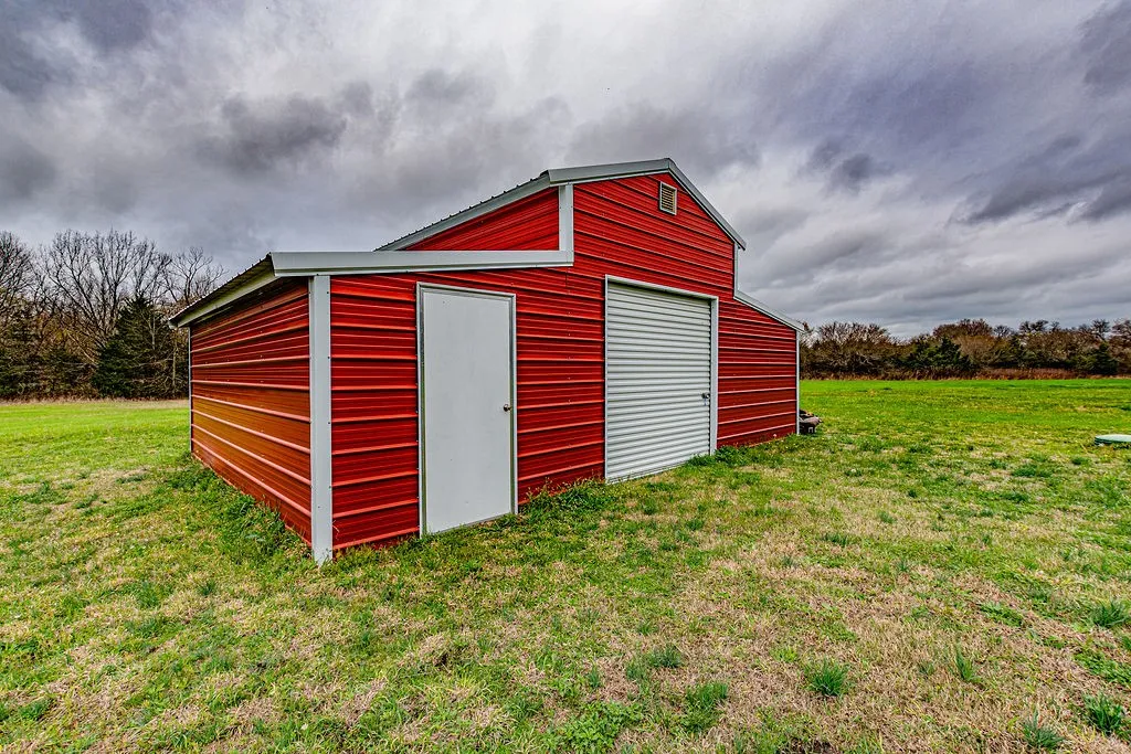 Single Family Residence For Sale in Collin County , 4599 County Road 660, Farmersville, Texas 75442, 1 Bedroom, 1 Bathroom, Garage spaces, 1,200 Sqft, built in 2021, mls#21381551, Real Estate Agent in Farmersville, Homes For Sale in Collin county, Homes For Sale in Farmersville, Realtor in Farmersville Texas, Real Estate Brokerage Independent Realty Texas, Luminita Cordes Realtor