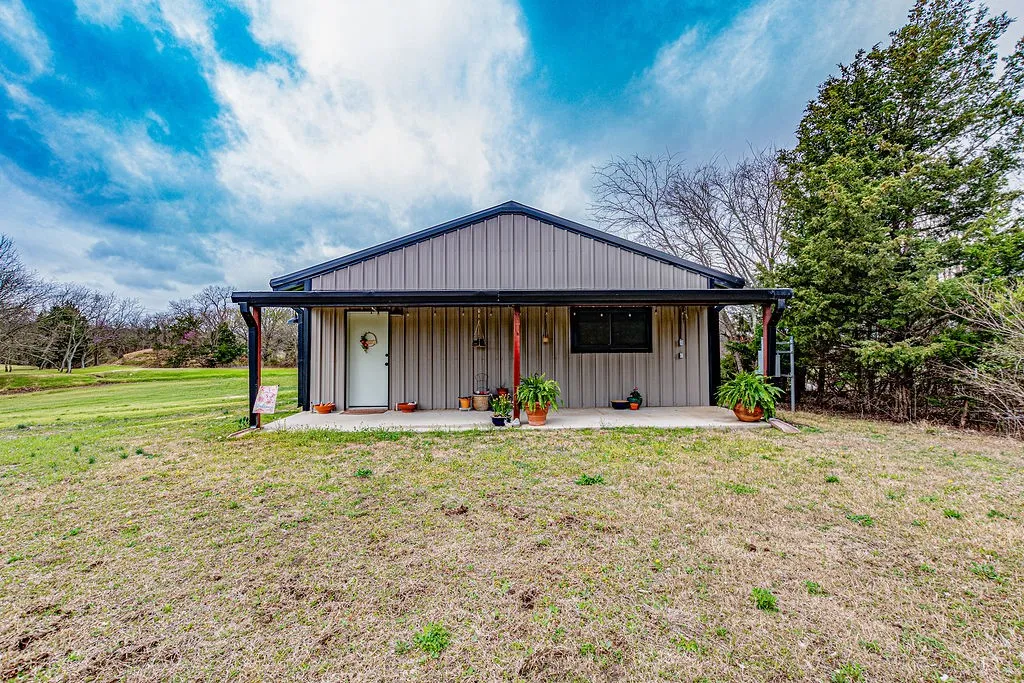 Single Family Residence For Sale in Collin County , 4599 County Road 660, Farmersville, Texas 75442, 1 Bedroom, 1 Bathroom, Garage spaces, 1,200 Sqft, built in 2021, mls#21381551, Real Estate Agent in Farmersville, Homes For Sale in Collin county, Homes For Sale in Farmersville, Realtor in Farmersville Texas, Real Estate Brokerage Independent Realty Texas, Luminita Cordes Realtor