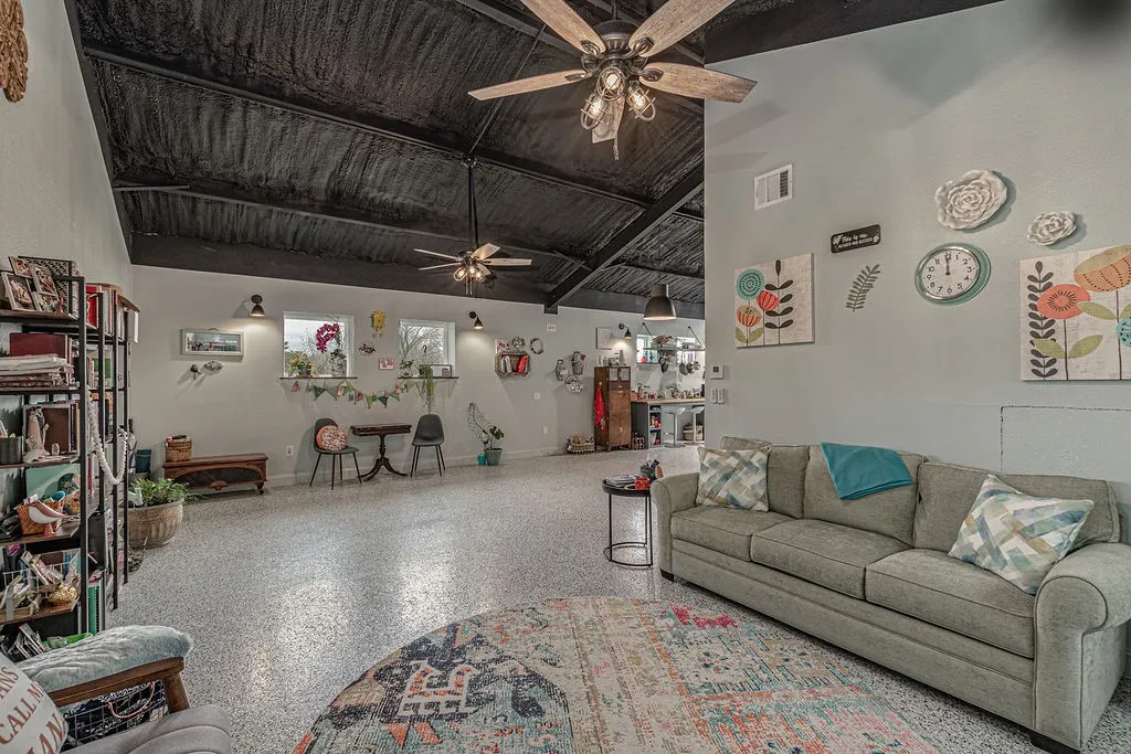 Single Family Residence For Sale in Collin County , 4599 County Road 660, Farmersville, Texas 75442, 1 Bedroom, 1 Bathroom, Garage spaces, 1,200 Sqft, built in 2021, mls#21381551, Real Estate Agent in Farmersville, Homes For Sale in Collin county, Homes For Sale in Farmersville, Realtor in Farmersville Texas, Real Estate Brokerage Independent Realty Texas, Luminita Cordes Realtor