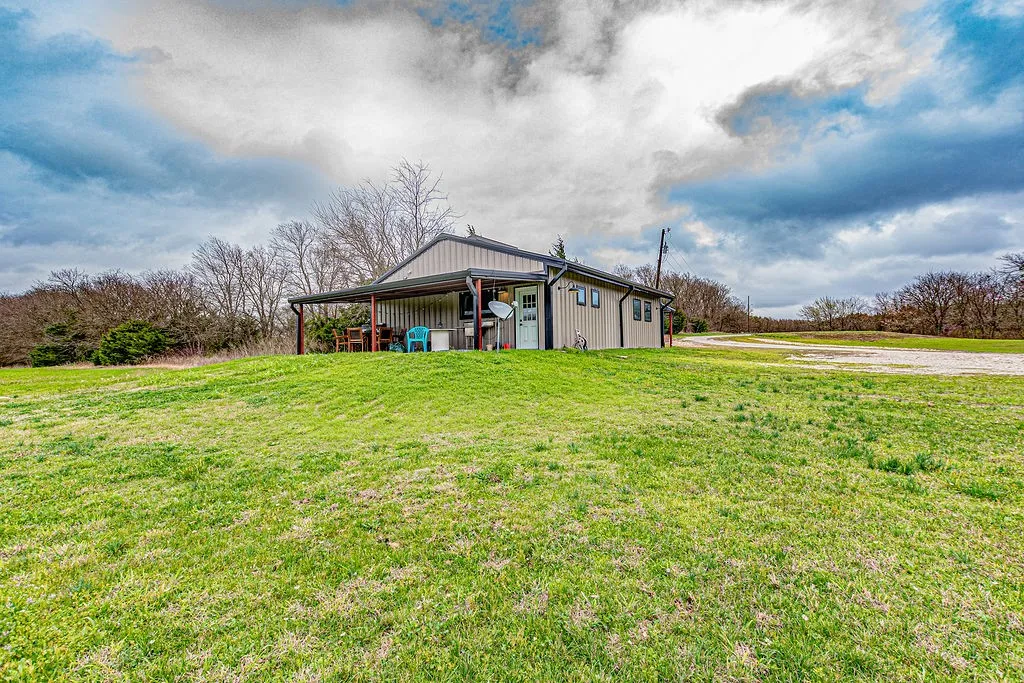 Single Family Residence For Sale in Collin County , 4599 County Road 660, Farmersville, Texas 75442, 1 Bedroom, 1 Bathroom, Garage spaces, 1,200 Sqft, built in 2021, mls#21381551, Real Estate Agent in Farmersville, Homes For Sale in Collin county, Homes For Sale in Farmersville, Realtor in Farmersville Texas, Real Estate Brokerage Independent Realty Texas, Luminita Cordes Realtor