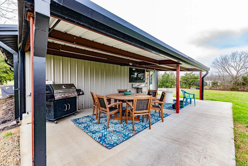Single Family Residence For Sale in Collin County , 4599 County Road 660, Farmersville, Texas 75442, 1 Bedroom, 1 Bathroom, Garage spaces, 1,200 Sqft, built in 2021, mls#21381551, Real Estate Agent in Farmersville, Homes For Sale in Collin county, Homes For Sale in Farmersville, Realtor in Farmersville Texas, Real Estate Brokerage Independent Realty Texas, Luminita Cordes Realtor