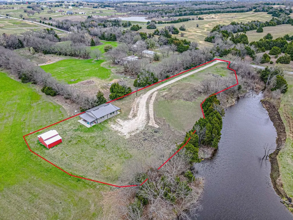 Single Family Residence For Sale in Collin County , 4599 County Road 660, Farmersville, Texas 75442, 1 Bedroom, 1 Bathroom, Garage spaces, 1,200 Sqft, built in 2021, mls#21381551, Real Estate Agent in Farmersville, Homes For Sale in Collin county, Homes For Sale in Farmersville, Realtor in Farmersville Texas, Real Estate Brokerage Independent Realty Texas, Luminita Cordes Realtor
