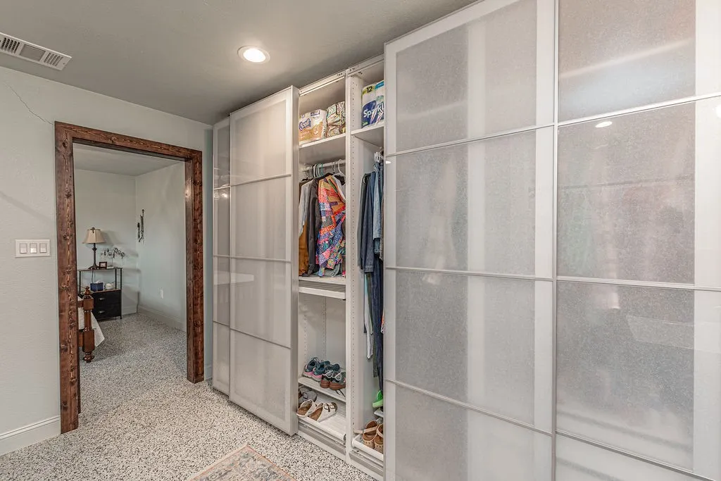 Single Family Residence For Sale in Collin County , 4599 County Road 660, Farmersville, Texas 75442, 1 Bedroom, 1 Bathroom, Garage spaces, 1,200 Sqft, built in 2021, mls#21381551, Real Estate Agent in Farmersville, Homes For Sale in Collin county, Homes For Sale in Farmersville, Realtor in Farmersville Texas, Real Estate Brokerage Independent Realty Texas, Luminita Cordes Realtor