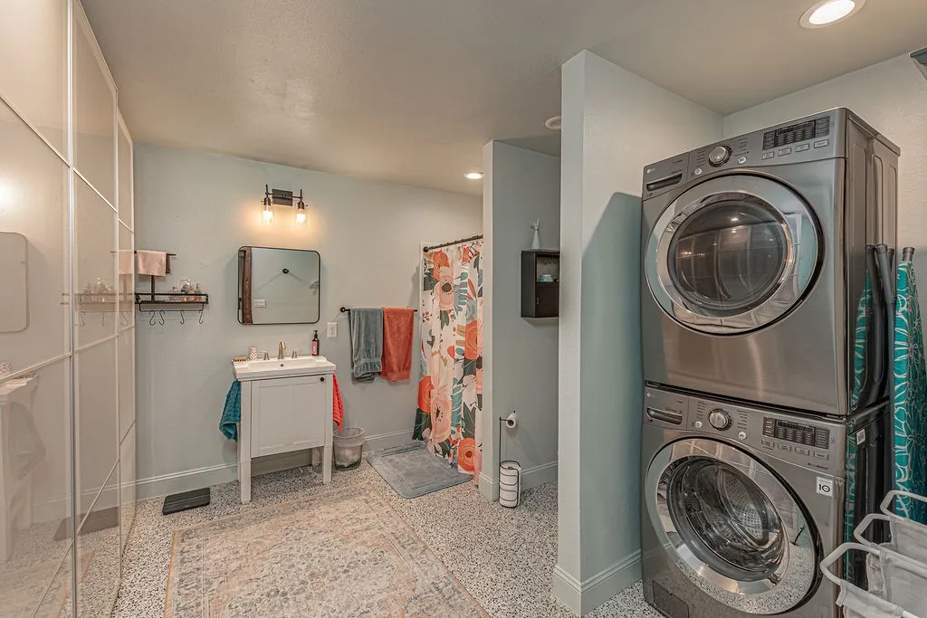 Single Family Residence For Sale in Collin County , 4599 County Road 660, Farmersville, Texas 75442, 1 Bedroom, 1 Bathroom, Garage spaces, 1,200 Sqft, built in 2021, mls#21381551, Real Estate Agent in Farmersville, Homes For Sale in Collin county, Homes For Sale in Farmersville, Realtor in Farmersville Texas, Real Estate Brokerage Independent Realty Texas, Luminita Cordes Realtor
