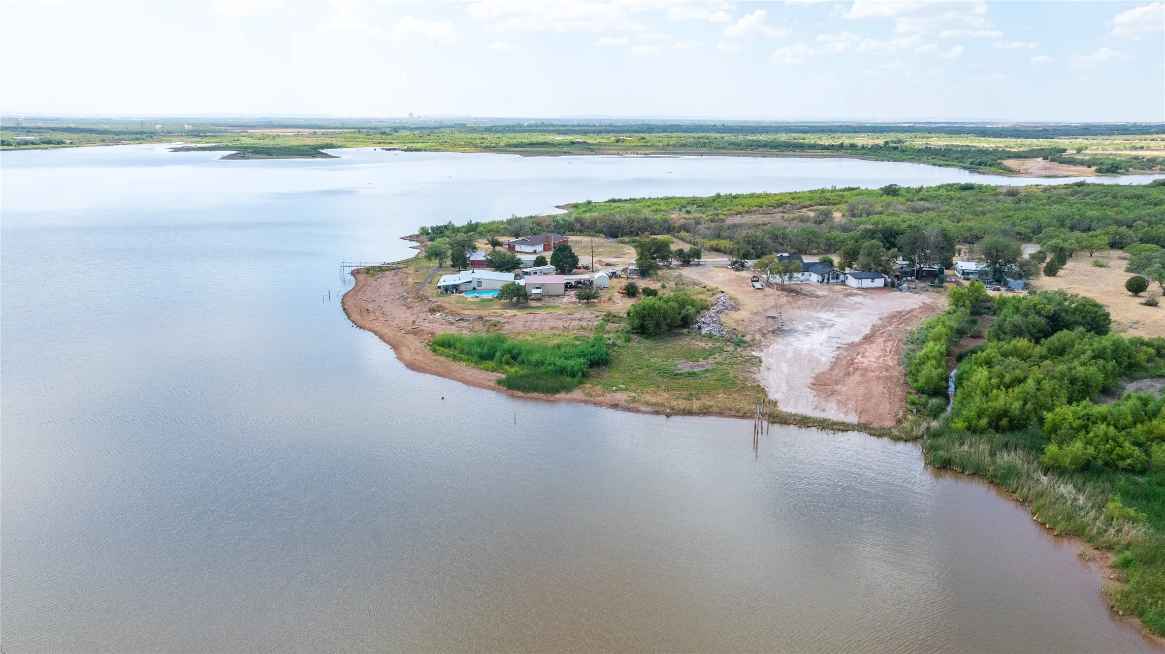 Single Family Residence For Sale in Jones County , 859 Choctaw Point, Abilene, Texas 79601, 3 Bedroom, 4 Bathroom, 1 Garage spaces, 2,086 Sqft, built in 1967, mls#21378461, Real Estate Agent in Abilene, Homes For Sale in Jones county, Homes For Sale in Abilene, Realtor in Abilene Texas, Real Estate Brokerage Independent Realty Texas, Luminita Cordes Realtor