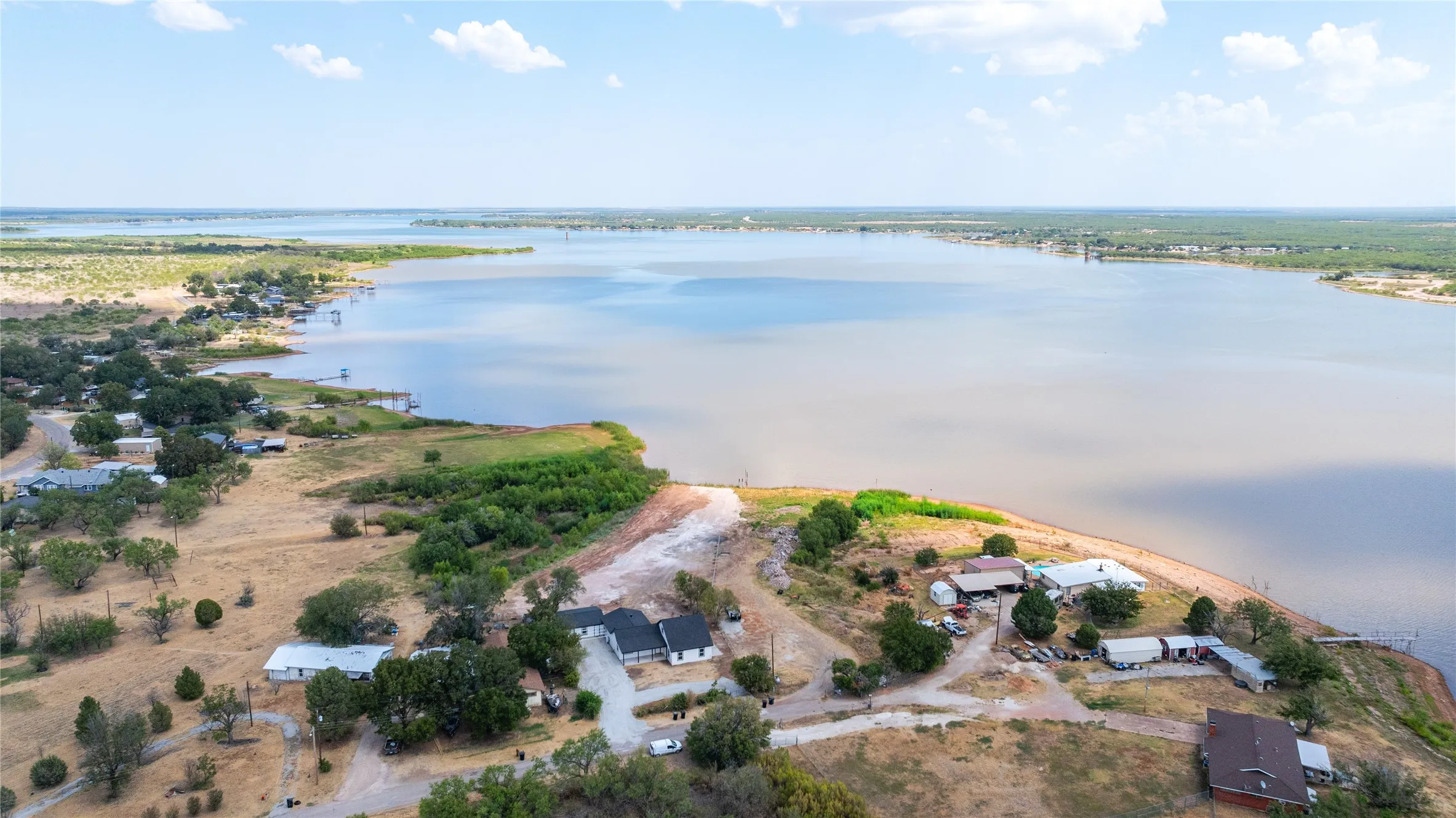 Single Family Residence For Sale in Jones County , 859 Choctaw Point, Abilene, Texas 79601, 3 Bedroom, 4 Bathroom, 1 Garage spaces, 2,086 Sqft, built in 1967, mls#21378461, Real Estate Agent in Abilene, Homes For Sale in Jones county, Homes For Sale in Abilene, Realtor in Abilene Texas, Real Estate Brokerage Independent Realty Texas, Luminita Cordes Realtor