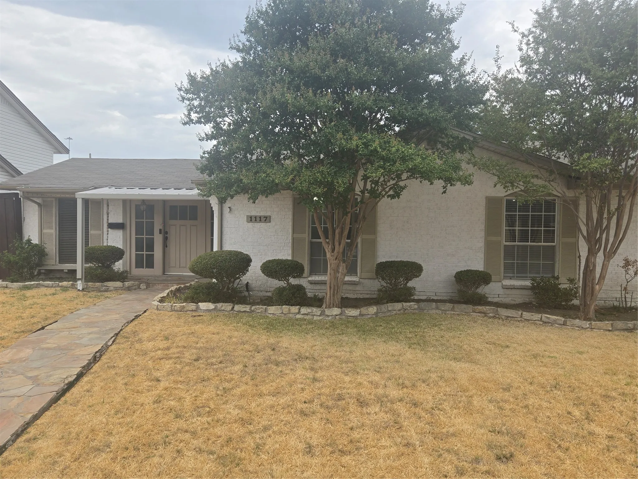 Single Family Residence For Sale in Dallas County , 1117 Mill River Drive, Garland, Texas 75043, 3 Bedroom, 2 Bathroom, 2 Garage spaces, 1,338 Sqft, built in 1966, mls#21372848, Real Estate Agent in Garland, Homes For Sale in Dallas county, Homes For Sale in Garland, Realtor in Garland Texas, Real Estate Brokerage Independent Realty Texas, Luminita Cordes Realtor