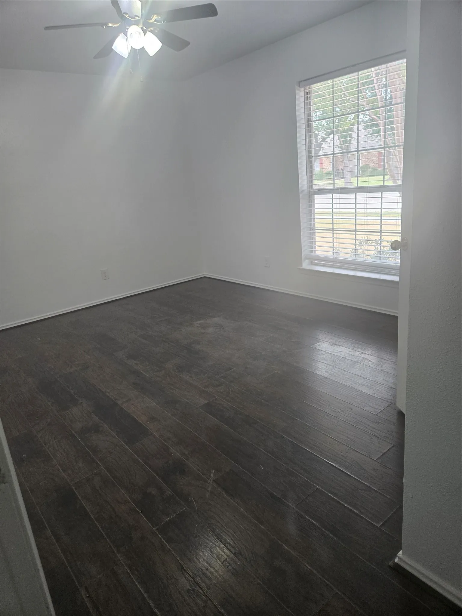 Single Family Residence For Sale in Dallas County , 1117 Mill River Drive, Garland, Texas 75043, 3 Bedroom, 2 Bathroom, 2 Garage spaces, 1,338 Sqft, built in 1966, mls#21372848, Real Estate Agent in Garland, Homes For Sale in Dallas county, Homes For Sale in Garland, Realtor in Garland Texas, Real Estate Brokerage Independent Realty Texas, Luminita Cordes Realtor