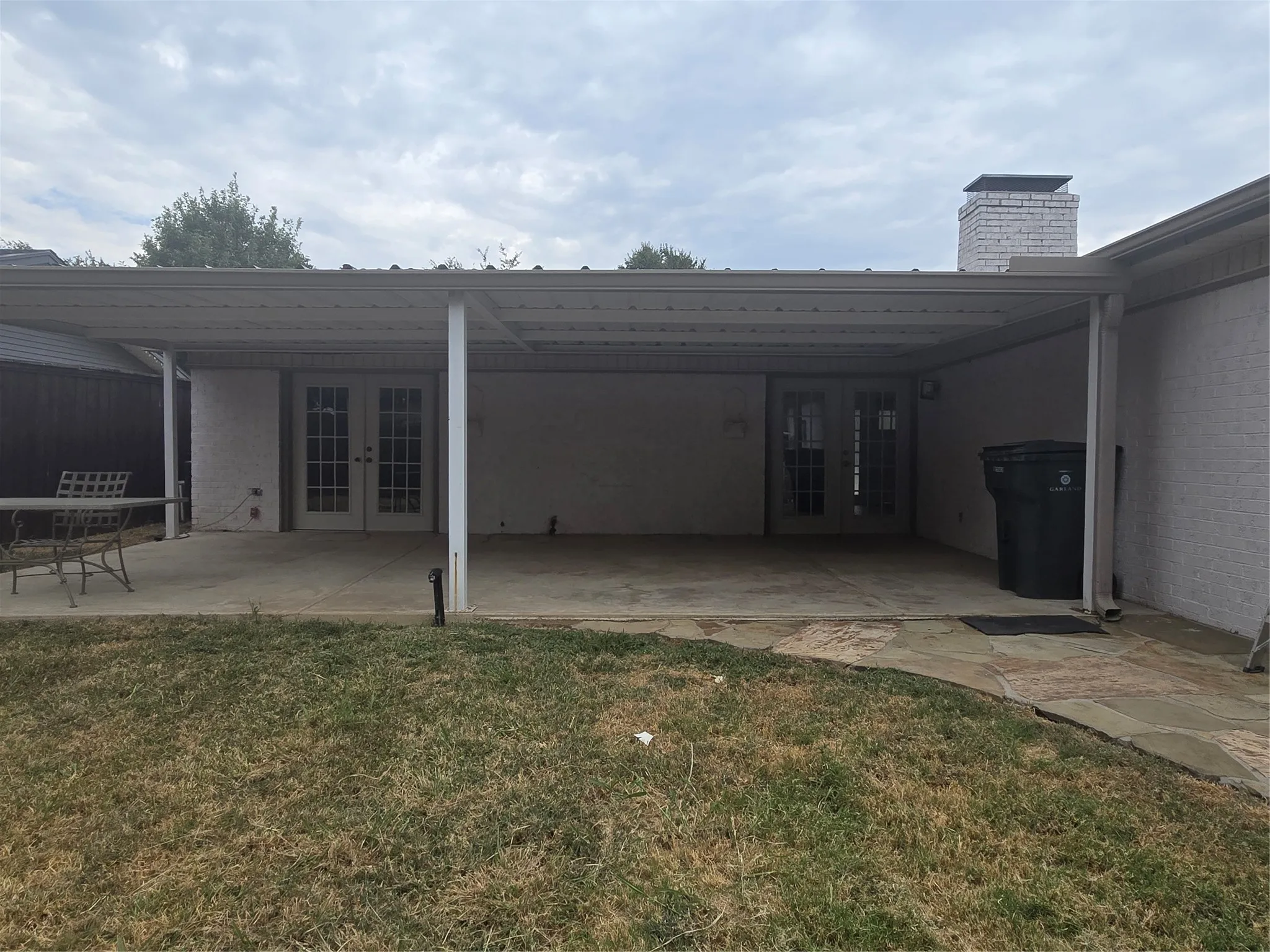 Single Family Residence For Sale in Dallas County , 1117 Mill River Drive, Garland, Texas 75043, 3 Bedroom, 2 Bathroom, 2 Garage spaces, 1,338 Sqft, built in 1966, mls#21372848, Real Estate Agent in Garland, Homes For Sale in Dallas county, Homes For Sale in Garland, Realtor in Garland Texas, Real Estate Brokerage Independent Realty Texas, Luminita Cordes Realtor
