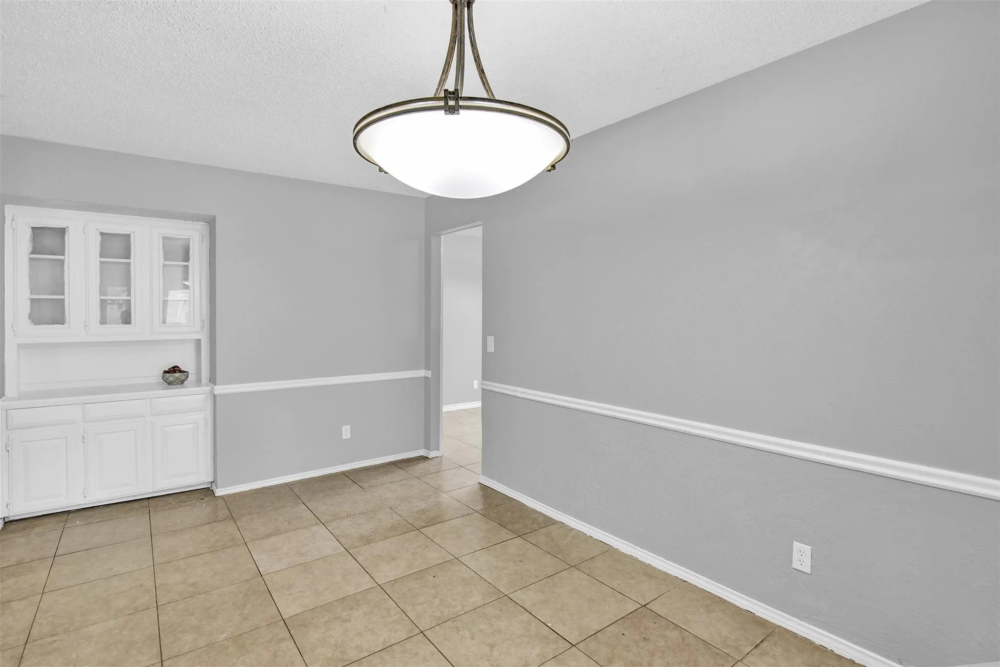 Single Family Residence For Rent in Collin County , 1113 Roaring Springs Drive, Allen, Texas 75002, 3 Bedroom, 2 Bathroom, 2 Garage spaces, 1,580 Sqft, built in 1981, mls#21381555, Real Estate Agent in Allen, Homes For Rent in Collin county, Homes For Rent in Allen, Realtor in Allen Texas, Real Estate Brokerage Independent Realty Texas, Luminita Cordes Realtor