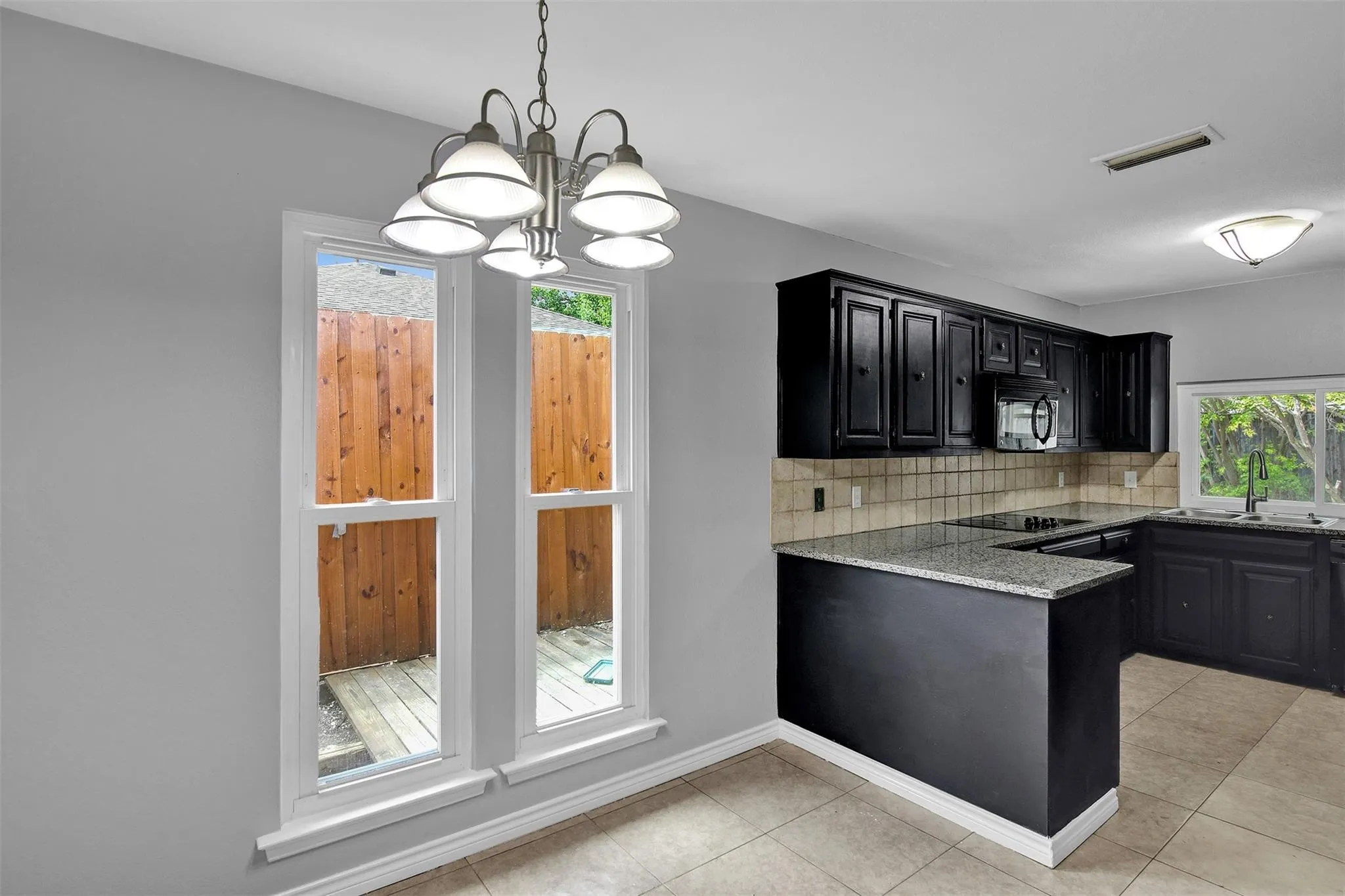 Single Family Residence For Rent in Collin County , 1113 Roaring Springs Drive, Allen, Texas 75002, 3 Bedroom, 2 Bathroom, 2 Garage spaces, 1,580 Sqft, built in 1981, mls#21381555, Real Estate Agent in Allen, Homes For Rent in Collin county, Homes For Rent in Allen, Realtor in Allen Texas, Real Estate Brokerage Independent Realty Texas, Luminita Cordes Realtor