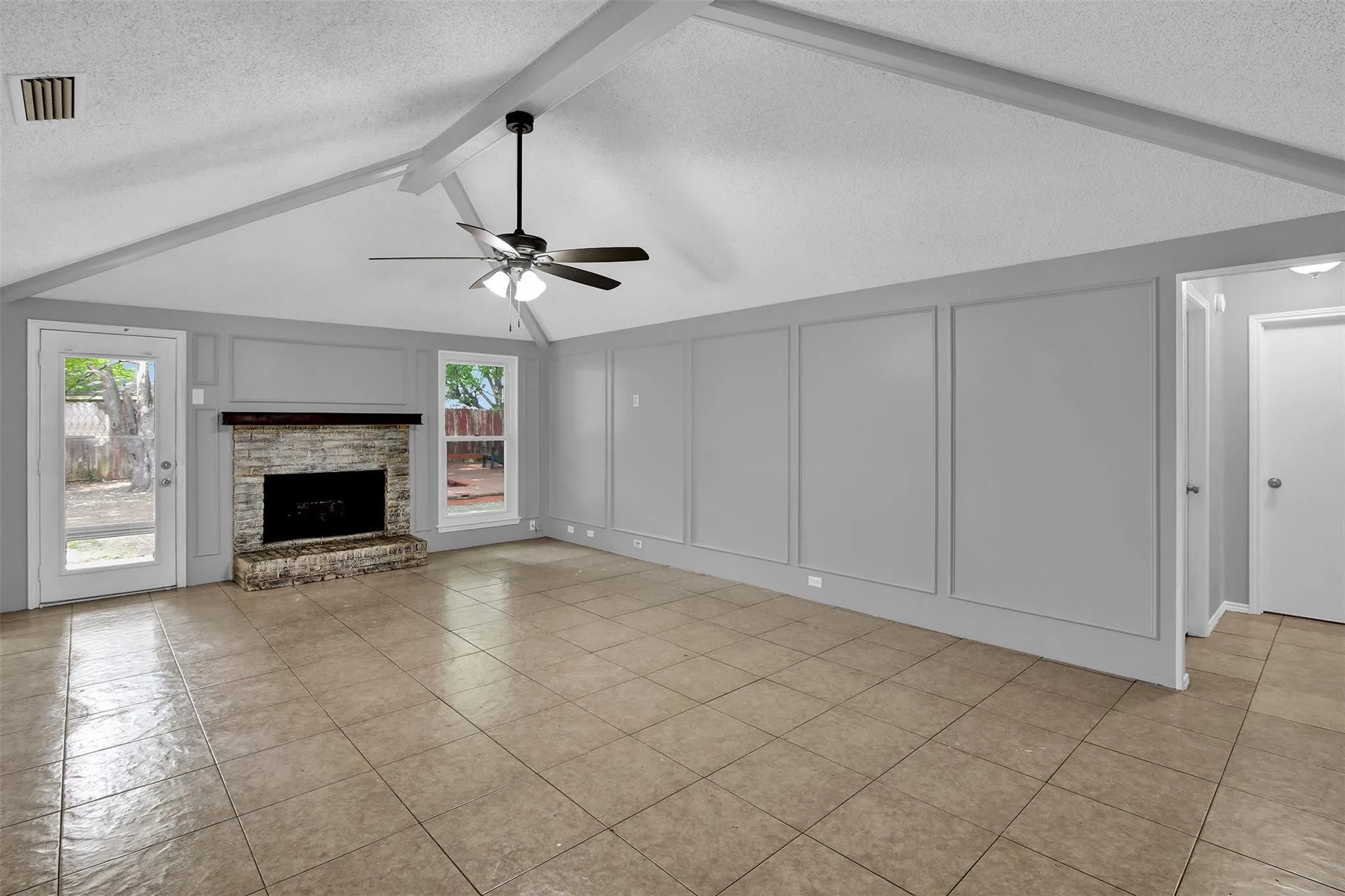 Single Family Residence For Rent in Collin County , 1113 Roaring Springs Drive, Allen, Texas 75002, 3 Bedroom, 2 Bathroom, 2 Garage spaces, 1,580 Sqft, built in 1981, mls#21381555, Real Estate Agent in Allen, Homes For Rent in Collin county, Homes For Rent in Allen, Realtor in Allen Texas, Real Estate Brokerage Independent Realty Texas, Luminita Cordes Realtor