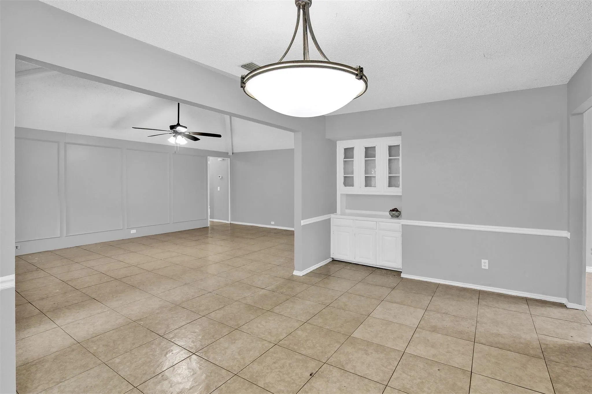 Single Family Residence For Rent in Collin County , 1113 Roaring Springs Drive, Allen, Texas 75002, 3 Bedroom, 2 Bathroom, 2 Garage spaces, 1,580 Sqft, built in 1981, mls#21381555, Real Estate Agent in Allen, Homes For Rent in Collin county, Homes For Rent in Allen, Realtor in Allen Texas, Real Estate Brokerage Independent Realty Texas, Luminita Cordes Realtor