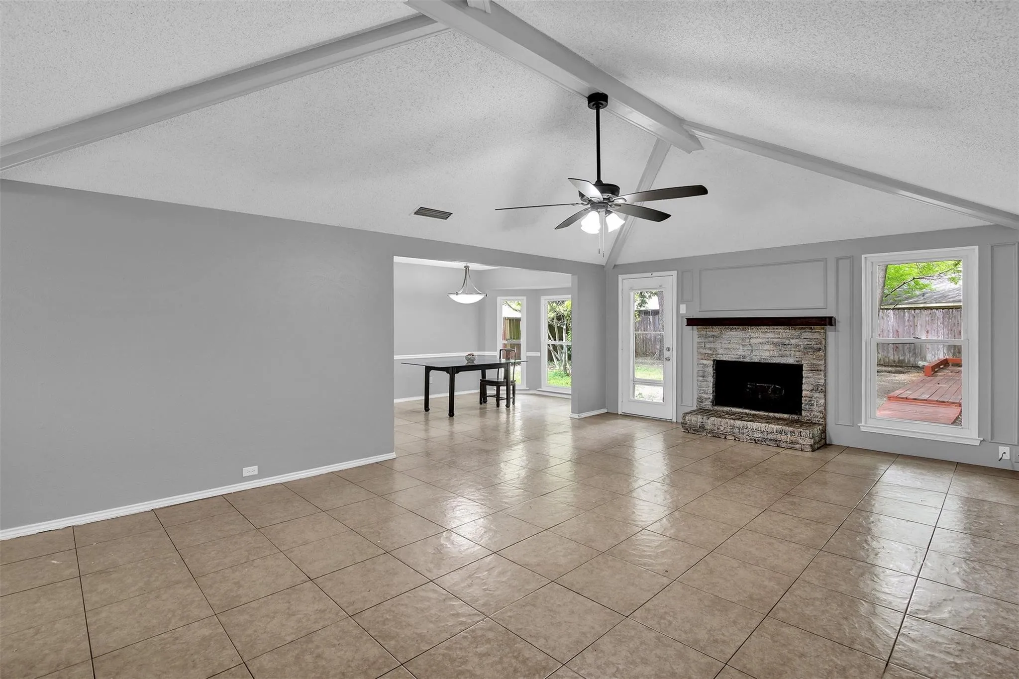 Single Family Residence For Rent in Collin County , 1113 Roaring Springs Drive, Allen, Texas 75002, 3 Bedroom, 2 Bathroom, 2 Garage spaces, 1,580 Sqft, built in 1981, mls#21381555, Real Estate Agent in Allen, Homes For Rent in Collin county, Homes For Rent in Allen, Realtor in Allen Texas, Real Estate Brokerage Independent Realty Texas, Luminita Cordes Realtor