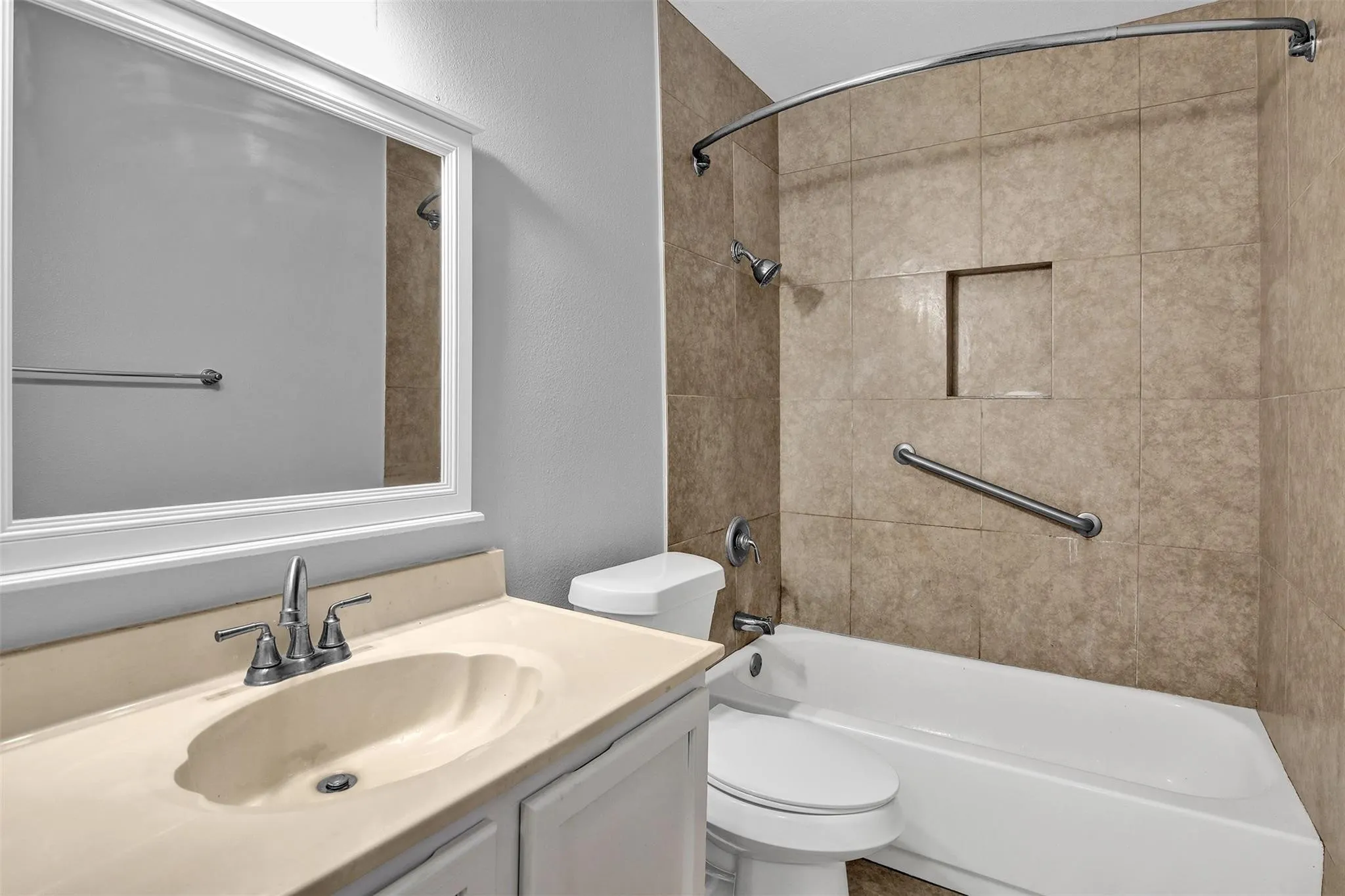 Single Family Residence For Rent in Collin County , 1113 Roaring Springs Drive, Allen, Texas 75002, 3 Bedroom, 2 Bathroom, 2 Garage spaces, 1,580 Sqft, built in 1981, mls#21381555, Real Estate Agent in Allen, Homes For Rent in Collin county, Homes For Rent in Allen, Realtor in Allen Texas, Real Estate Brokerage Independent Realty Texas, Luminita Cordes Realtor