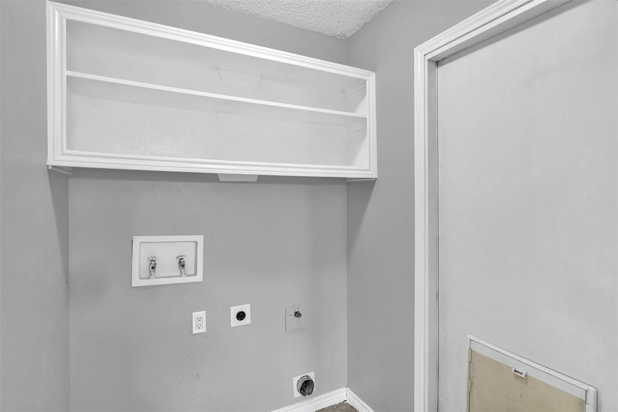 Single Family Residence For Rent in Collin County , 1113 Roaring Springs Drive, Allen, Texas 75002, 3 Bedroom, 2 Bathroom, 2 Garage spaces, 1,580 Sqft, built in 1981, mls#21381555, Real Estate Agent in Allen, Homes For Rent in Collin county, Homes For Rent in Allen, Realtor in Allen Texas, Real Estate Brokerage Independent Realty Texas, Luminita Cordes Realtor