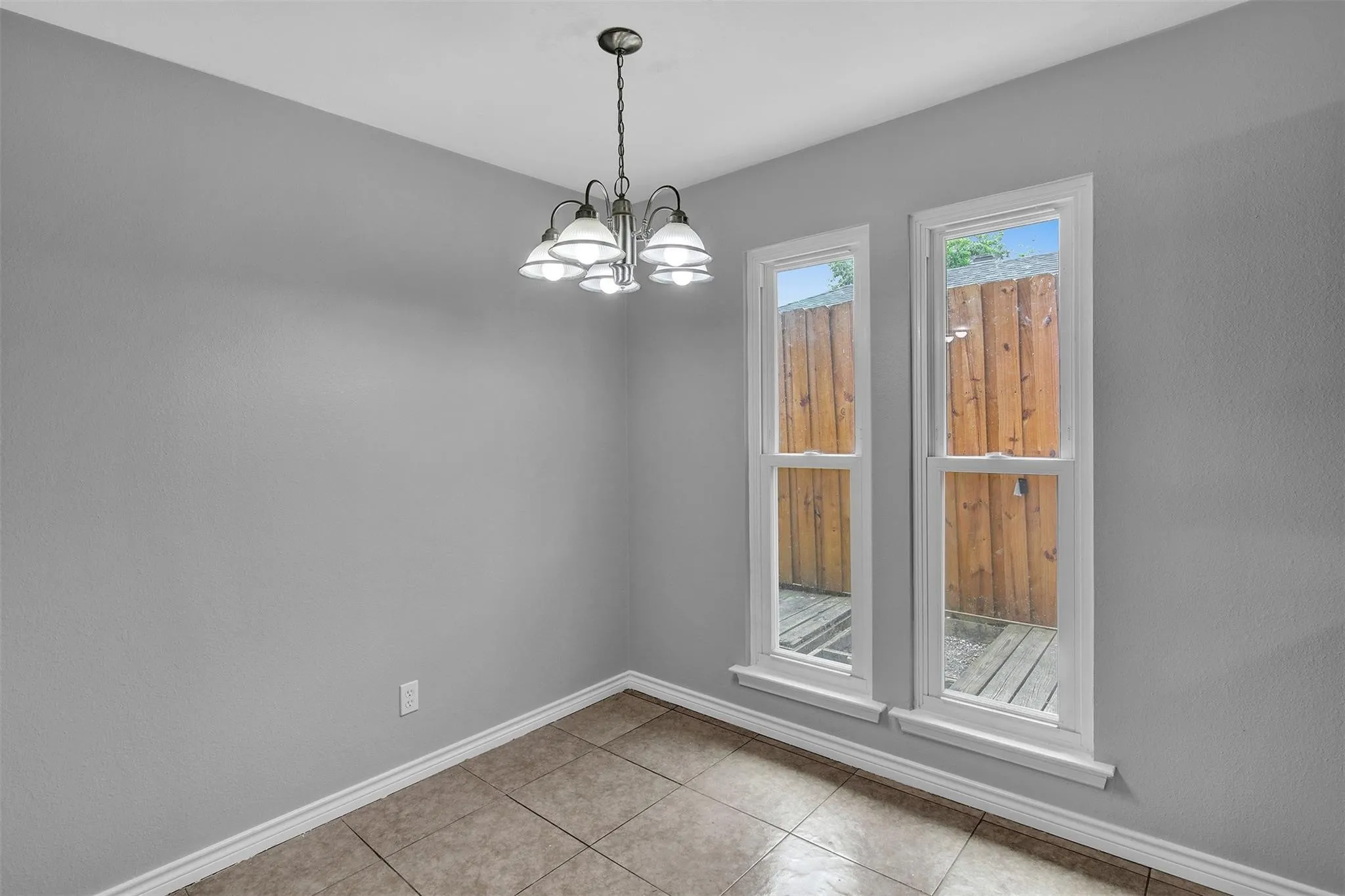 Single Family Residence For Rent in Collin County , 1113 Roaring Springs Drive, Allen, Texas 75002, 3 Bedroom, 2 Bathroom, 2 Garage spaces, 1,580 Sqft, built in 1981, mls#21381555, Real Estate Agent in Allen, Homes For Rent in Collin county, Homes For Rent in Allen, Realtor in Allen Texas, Real Estate Brokerage Independent Realty Texas, Luminita Cordes Realtor