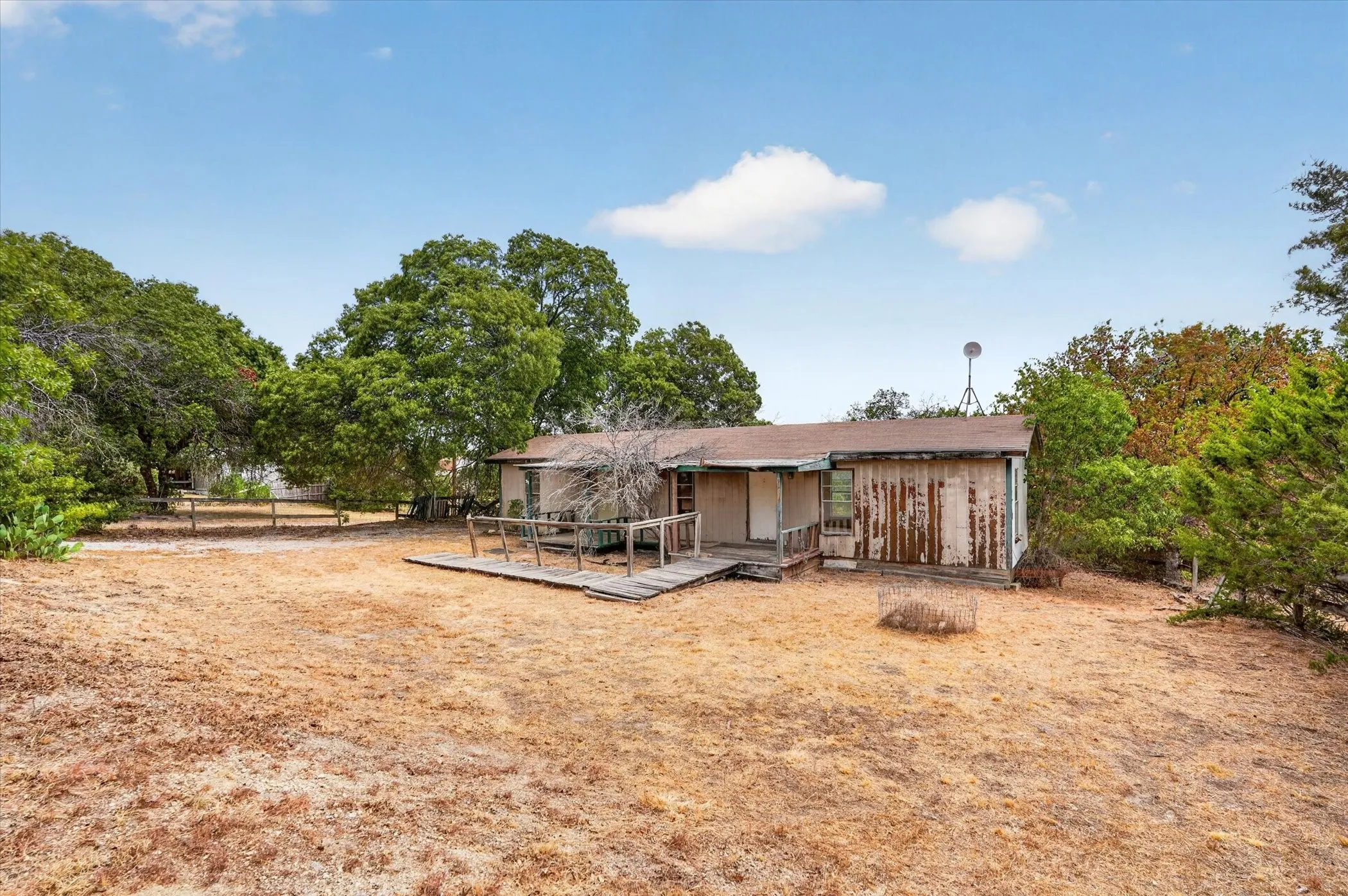Mobile Home For Sale in Parker County , 460 Valley View Drive, Azle, Texas 76020, 3 Bedroom, 2 Bathroom, Garage spaces, 1,802 Sqft, built in 1997, mls#21380166, Real Estate Agent in Azle, Homes For Sale in Parker county, Homes For Sale in Azle, Realtor in Azle Texas, Real Estate Brokerage Independent Realty Texas, Luminita Cordes Realtor