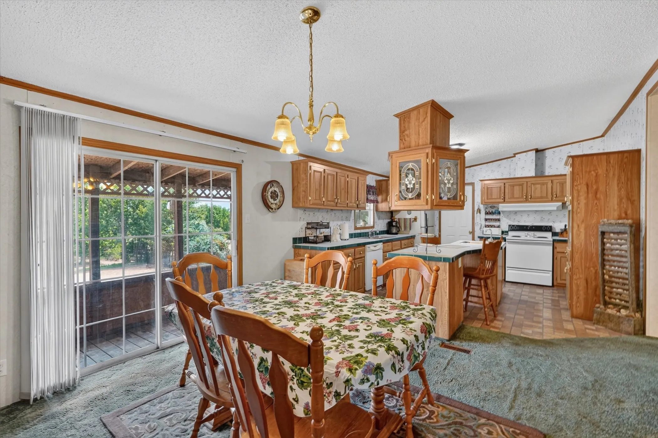 Mobile Home For Sale in Parker County , 460 Valley View Drive, Azle, Texas 76020, 3 Bedroom, 2 Bathroom, Garage spaces, 1,802 Sqft, built in 1997, mls#21380166, Real Estate Agent in Azle, Homes For Sale in Parker county, Homes For Sale in Azle, Realtor in Azle Texas, Real Estate Brokerage Independent Realty Texas, Luminita Cordes Realtor