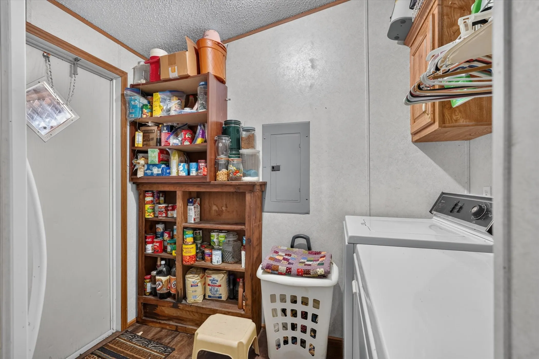 Mobile Home For Sale in Parker County , 460 Valley View Drive, Azle, Texas 76020, 3 Bedroom, 2 Bathroom, Garage spaces, 1,802 Sqft, built in 1997, mls#21380166, Real Estate Agent in Azle, Homes For Sale in Parker county, Homes For Sale in Azle, Realtor in Azle Texas, Real Estate Brokerage Independent Realty Texas, Luminita Cordes Realtor