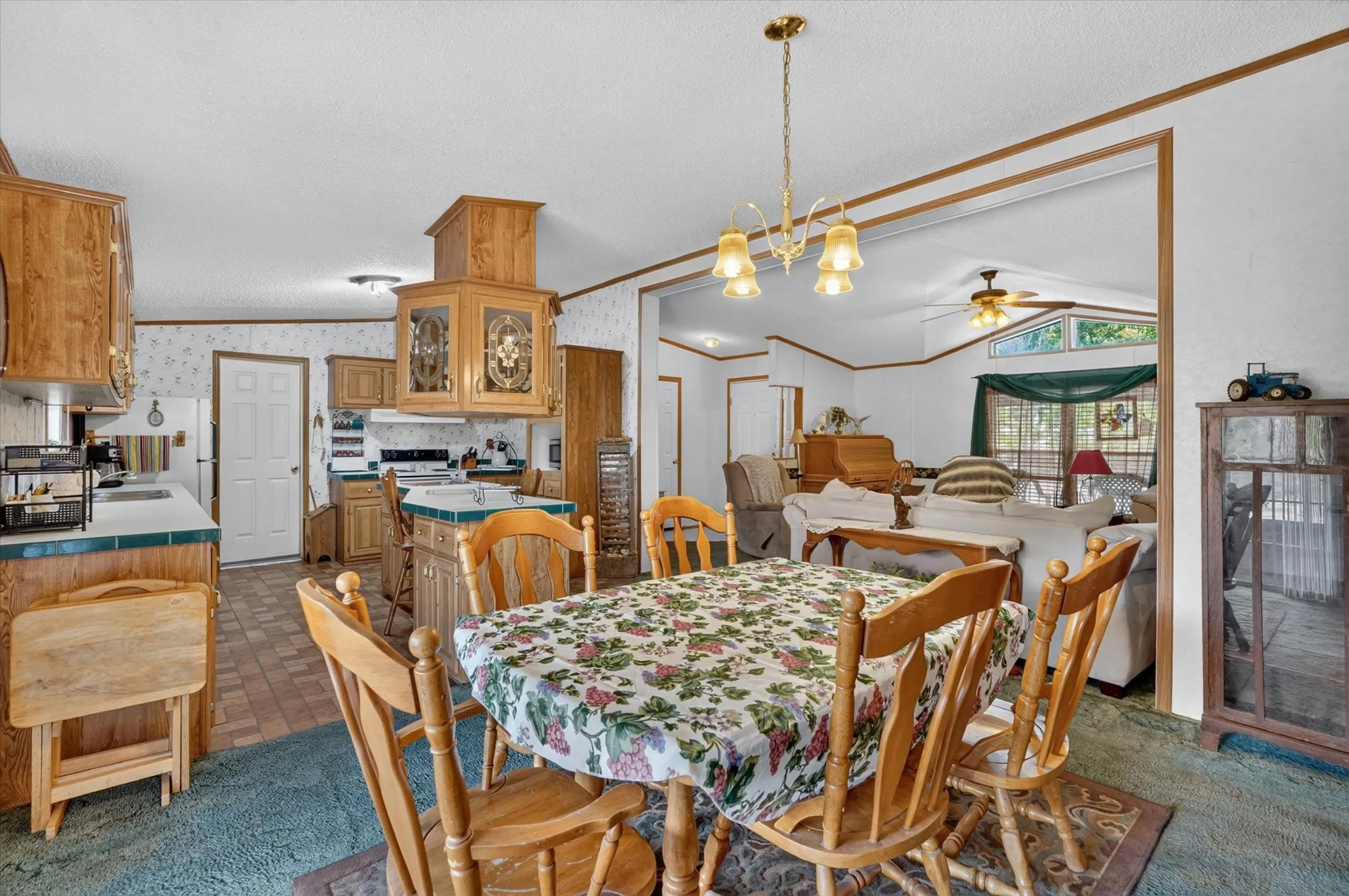 Mobile Home For Sale in Parker County , 460 Valley View Drive, Azle, Texas 76020, 3 Bedroom, 2 Bathroom, Garage spaces, 1,802 Sqft, built in 1997, mls#21380166, Real Estate Agent in Azle, Homes For Sale in Parker county, Homes For Sale in Azle, Realtor in Azle Texas, Real Estate Brokerage Independent Realty Texas, Luminita Cordes Realtor